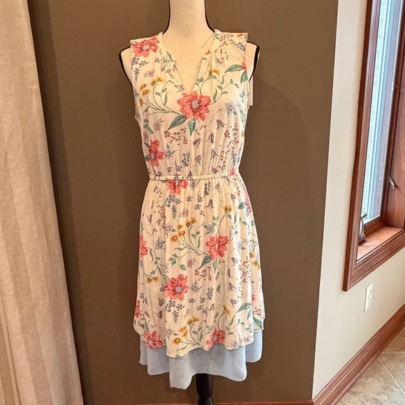 Old Navy Dresses & Skirts - Old Navy Floral Sleeveless Dress, Gathered Waist, Sheer Hem, V-Neck, Size Medium